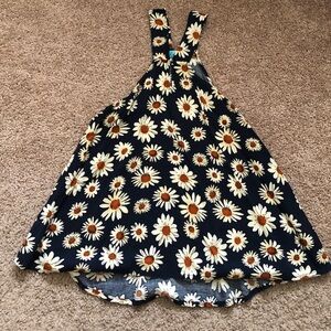 Francesca’s daisy high neck tank